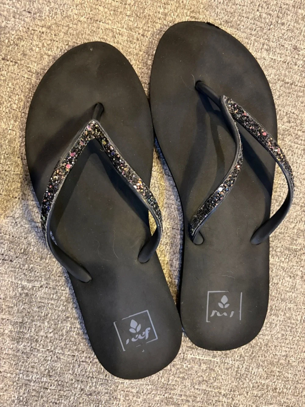 Reef Black Flip Flop Sandals with Multicolor Glitter Straps - Picture 2 of 6